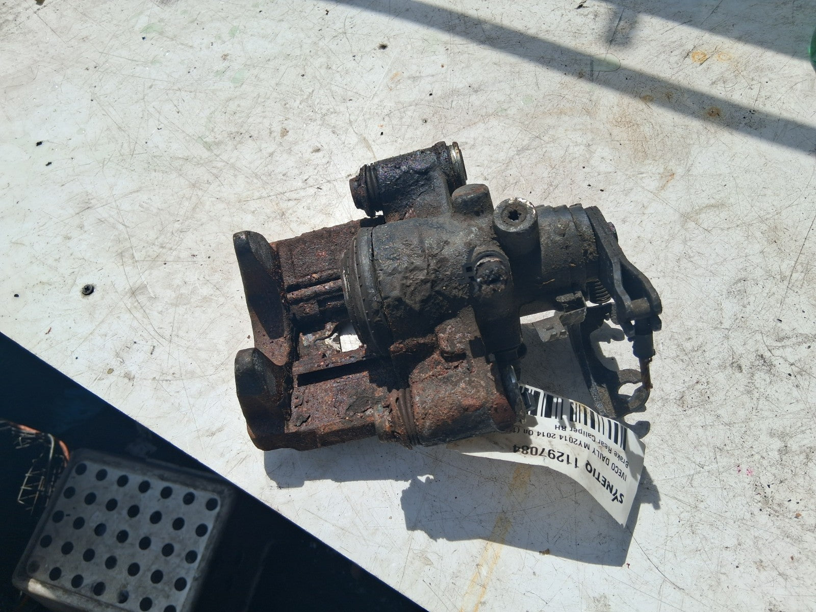 2015 IVECO DAILY MK5 OSR DRIVER SIDE REAR RIGHT BRAKE CALIPER