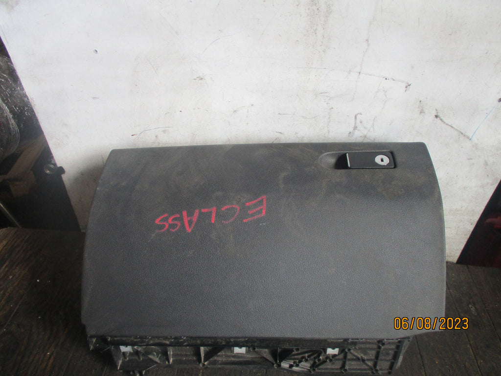 MERCEDES E CLASS W212 2010 GLOVE BOX IN BLACK A2126800391
