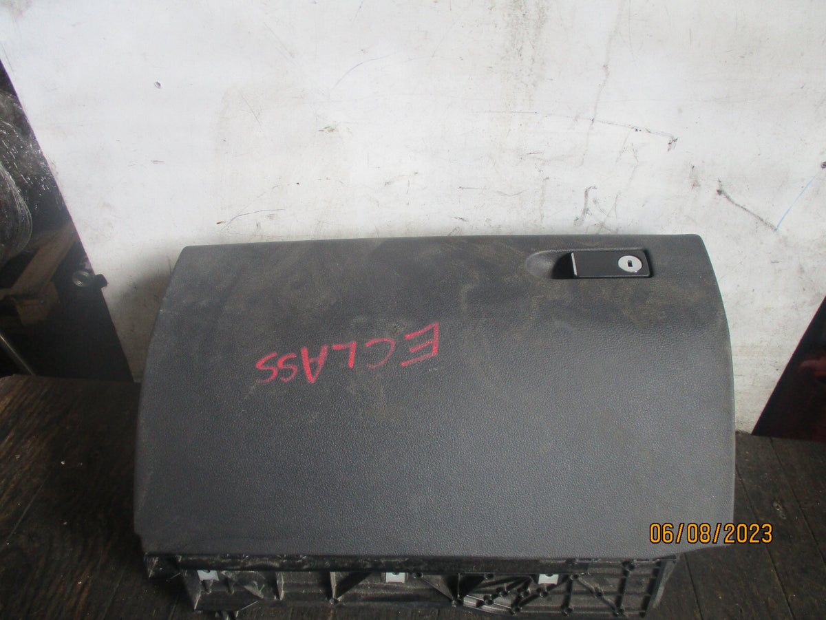 MERCEDES E CLASS W212 2010 GLOVE BOX IN BLACK A2126800391
