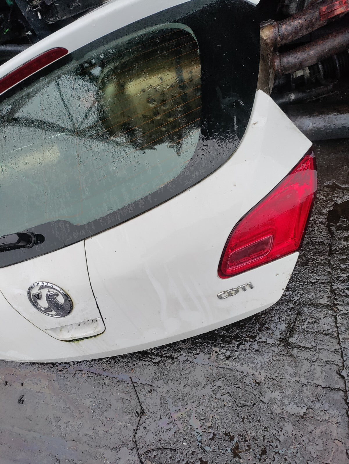 2010 VAUXHALL ASTRA J MK6 COMPLETE GLASS BOOTLID TAILGATE SUMMIT WHITE ZGAZ
