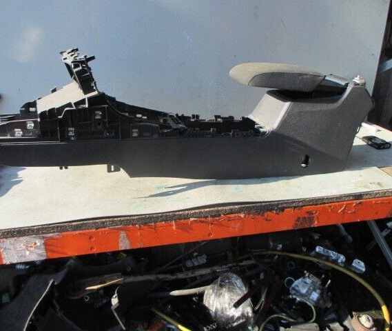 2013 VOLKSWAGEN GOLF MK7 CENTER ARM REST & REAR TRIM 5G2863243