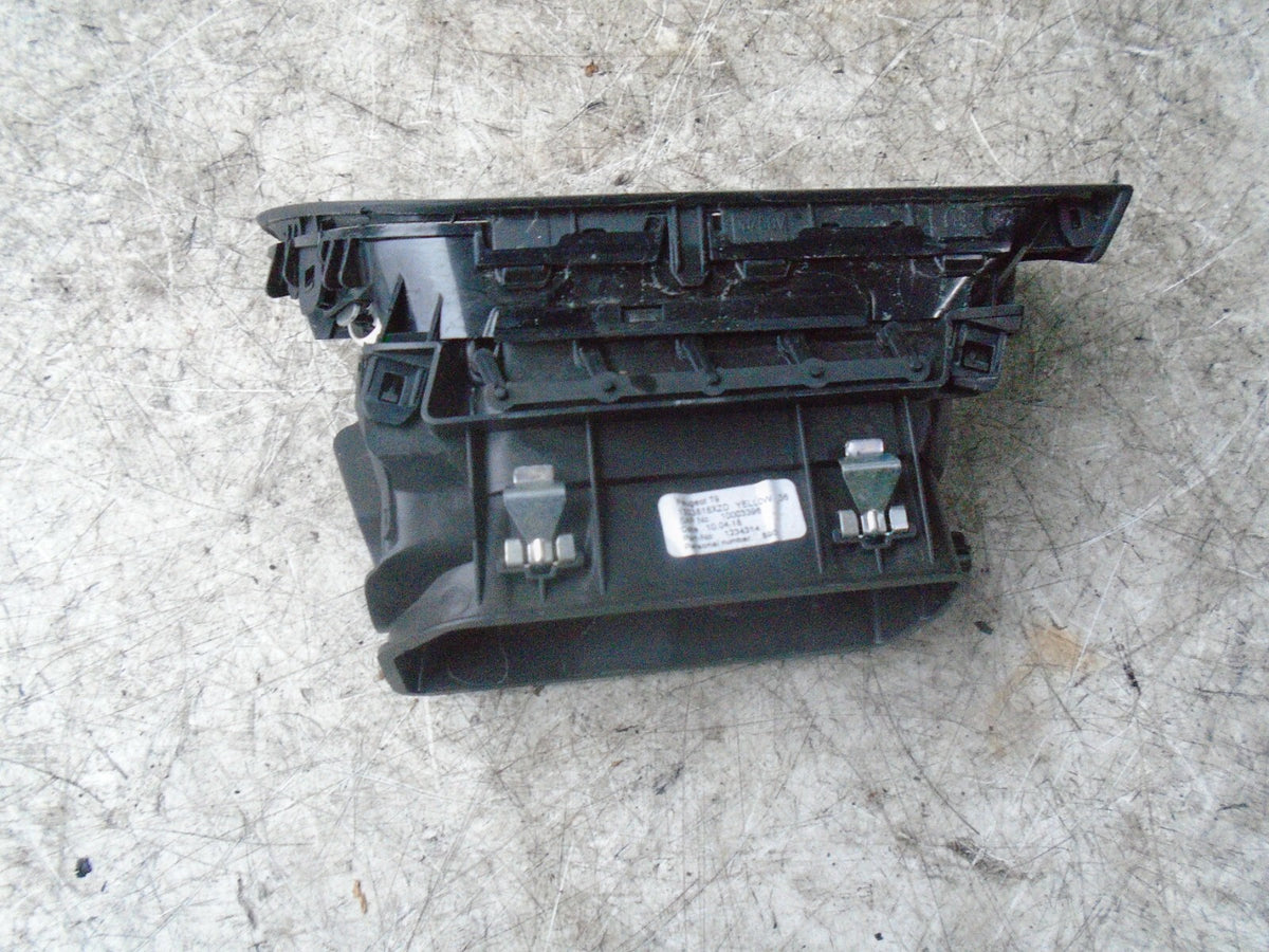 PEUGEOT 308 2018 MK2 NSF FRONT PASSENGER SIDE AIR VENT