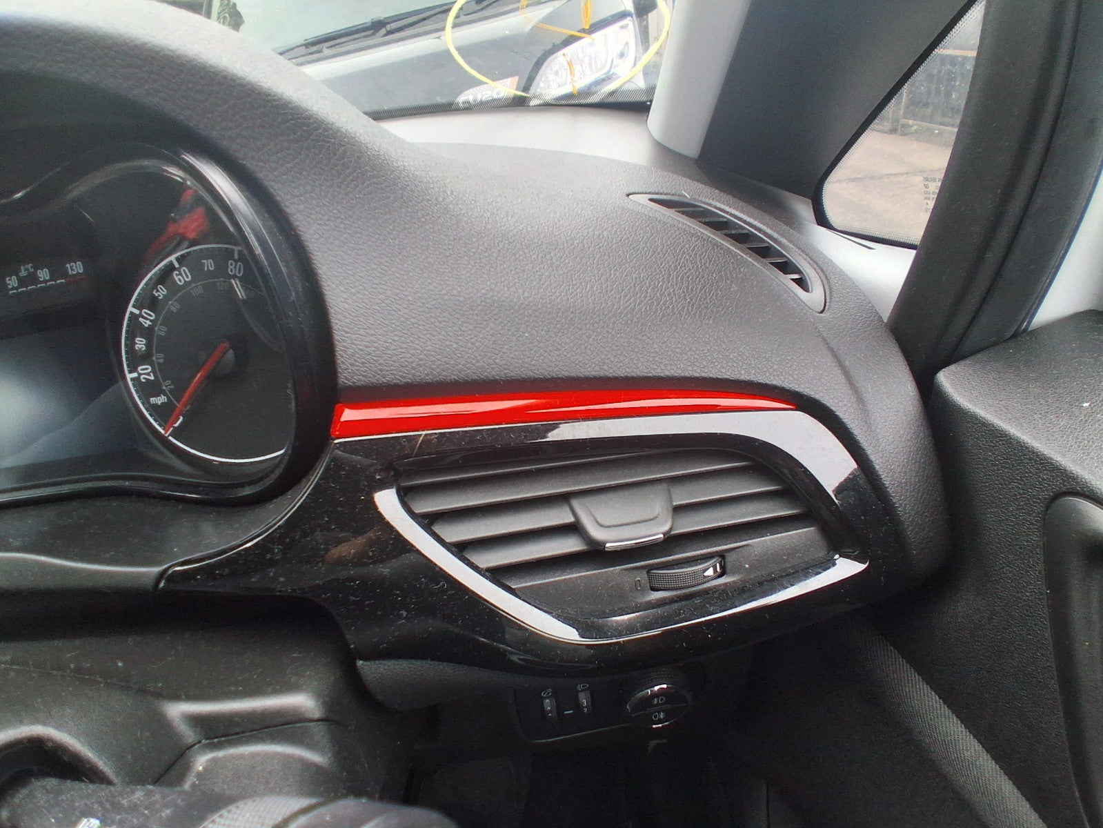 2019 VAUXHALL CORSA E OS DRIVER SIDE FRONT AIR VENT RED BLACK