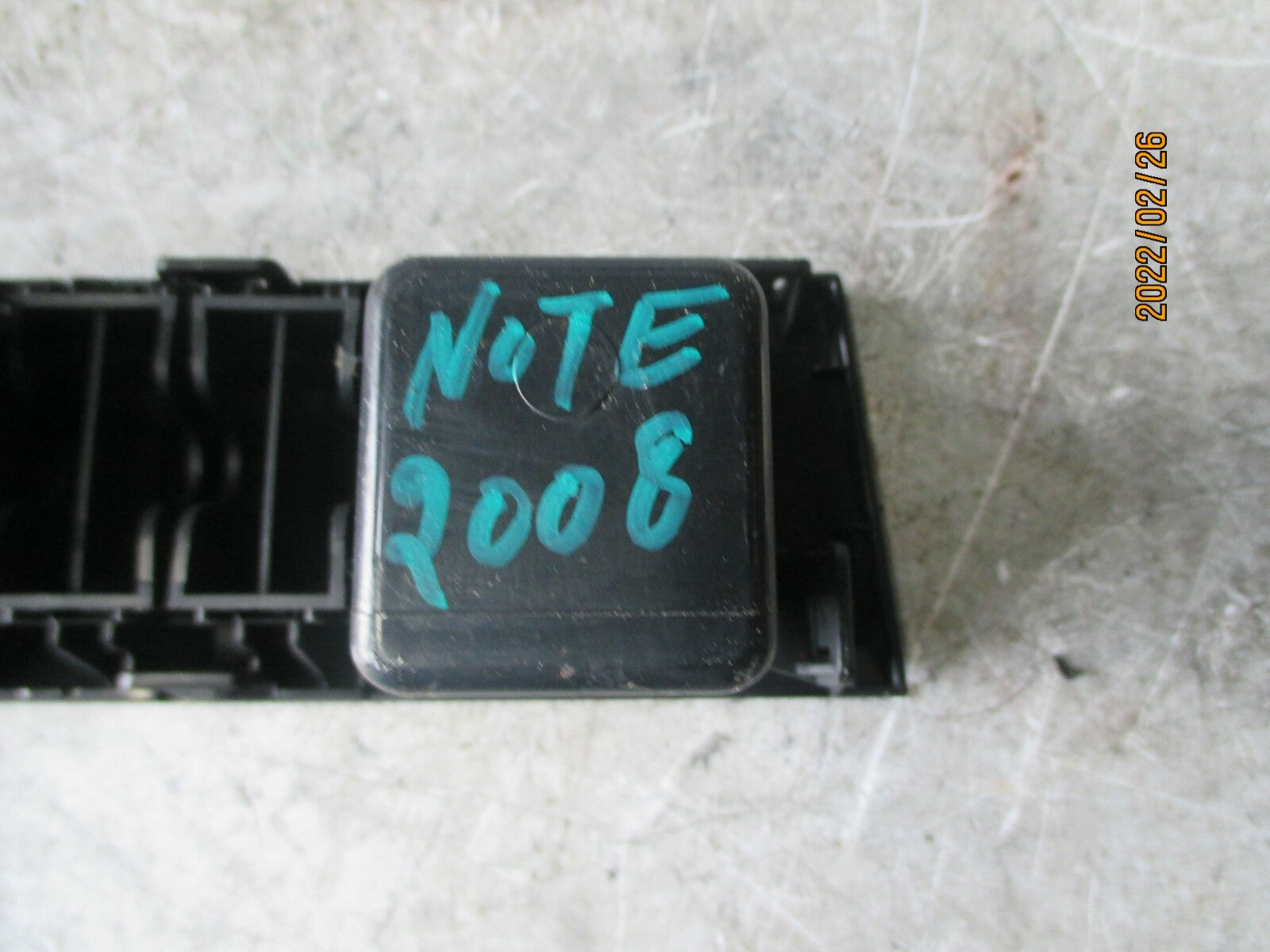 NISSAN NOTE 2008 MK1 OSF FRONT DRIVER SIDE DOOR CONTROL SWITCH SURROUND TRIM