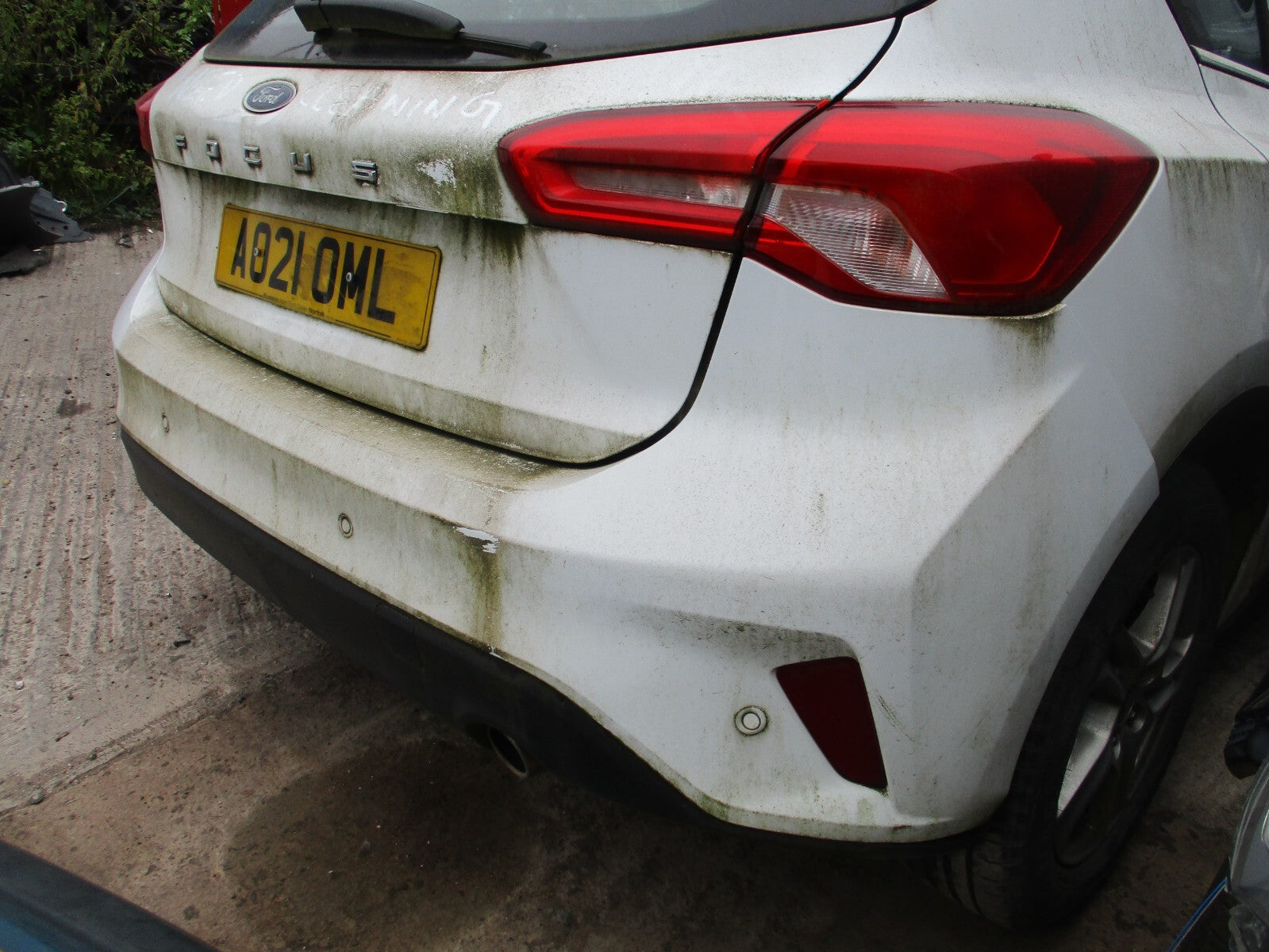 FORD FOCUS MK4 2021 REAR COMPLETE BUMPER PDC SENSOR FROZEN WHITE 5J