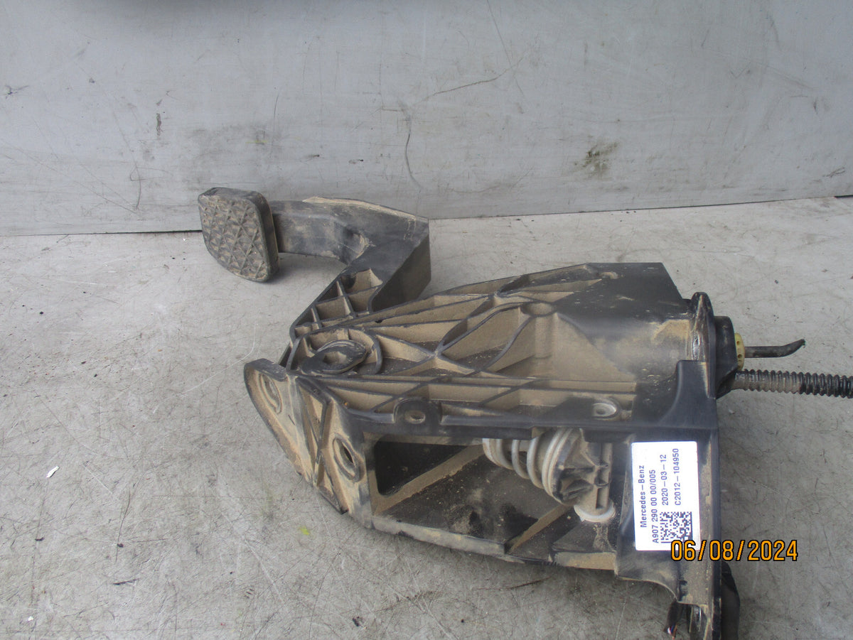 2020 MERCEDES BENZ SPRINTER W907 CLUTCH PEDAL A9072900000