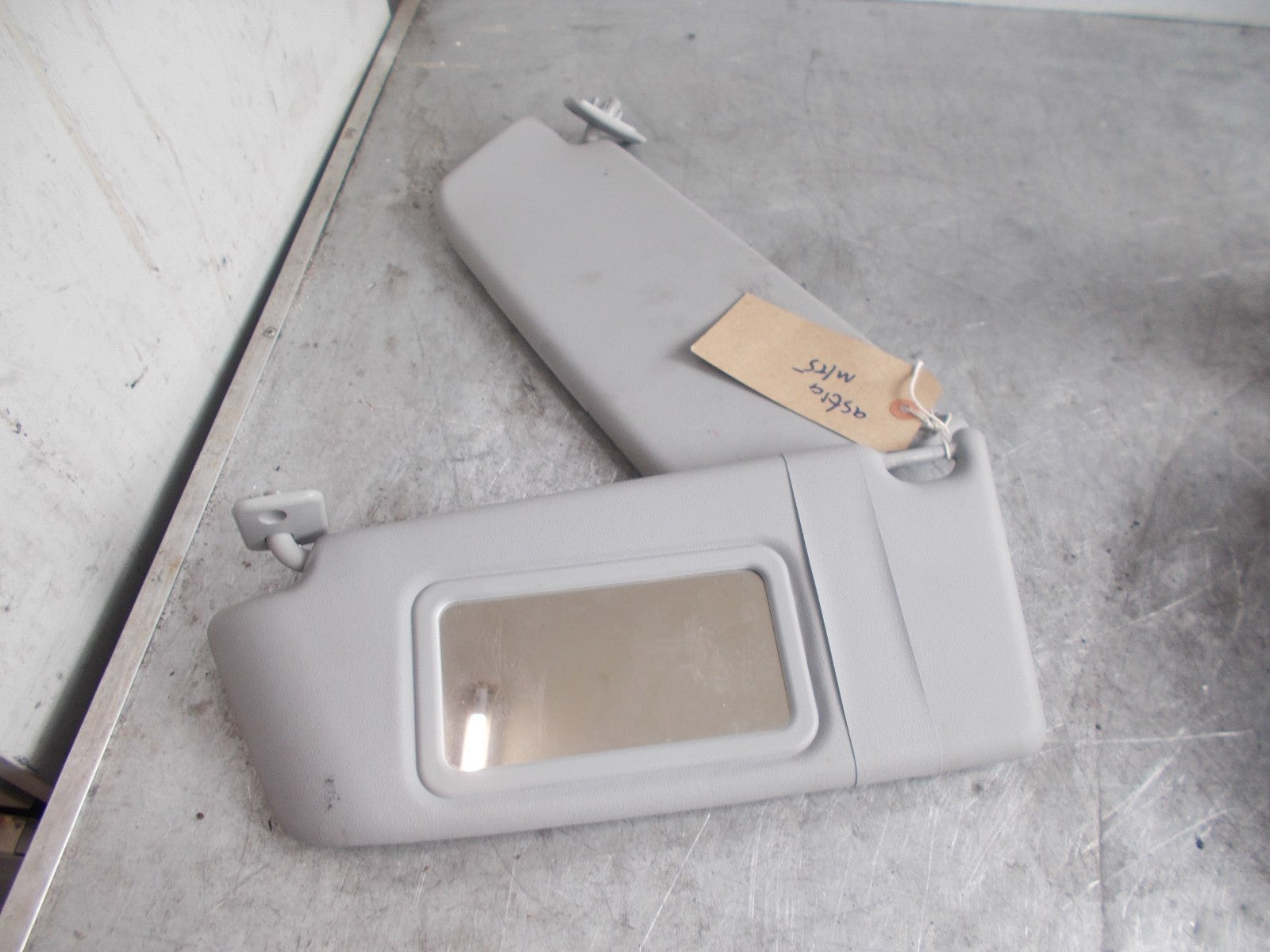 VAUXHALL ASTRA MK5 DRIVER & PASSENGER SIDE SUN VISORS