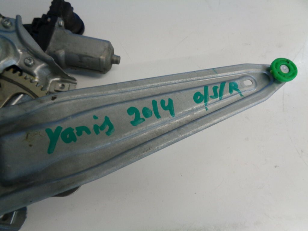 TOYOTA YARIS 2014 MK3 OSR DRIVER SIDE REAR WINDOW MOTOR AND REGULATOR 857200D120