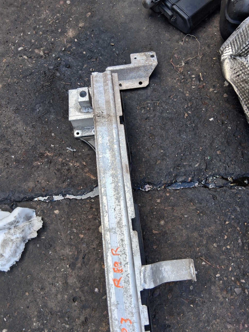 2003 BMW MINI COOPER R50 REAR BUMPER CRASH BAR REINFORCEMENT BAR