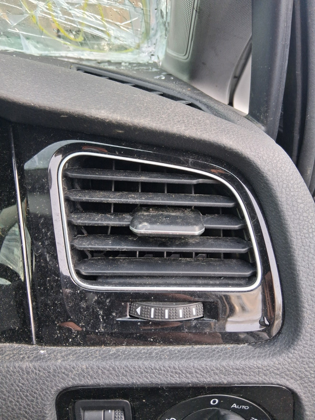 2016 VOLKSWAGEN GOLF MK7 OSF DRIVER SIDE FRONT RIGHT AIR VENT