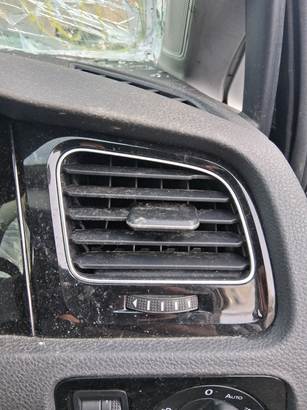 2016 VOLKSWAGEN GOLF MK7 OSF DRIVER SIDE FRONT RIGHT AIR VENT