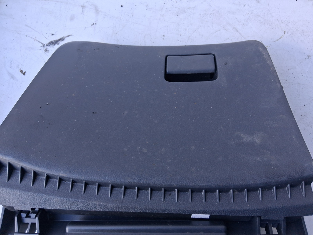 2016 NISSAN JUKE F15 FRONT DASHBOARD GLOVE BOX STORAGE COMPARTMENT 685S11KN2A
