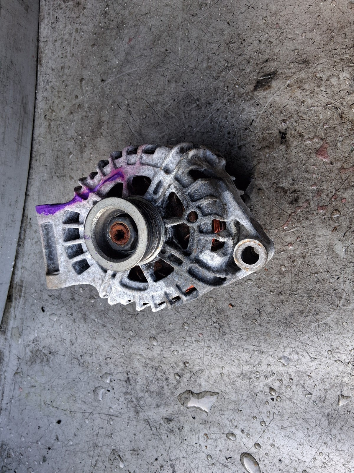 FORD FIESTA MK7 2010 PETROL ALTERNATOR 2713863B