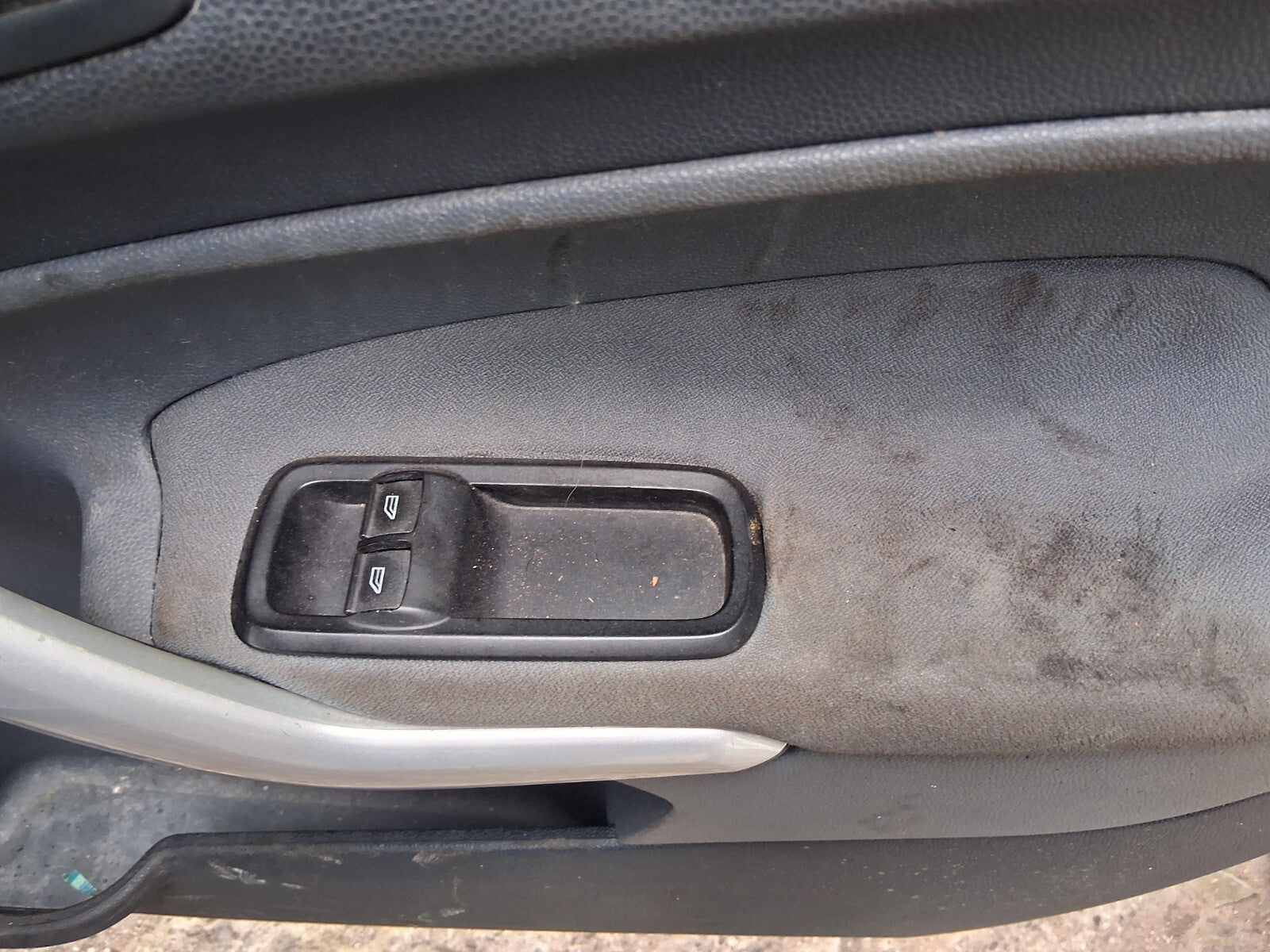 2010 FORD FIESTA MK7 OSF DRIVER SIDE FRONT RIGHT COMPLETE DOOR OCEAN BLUE