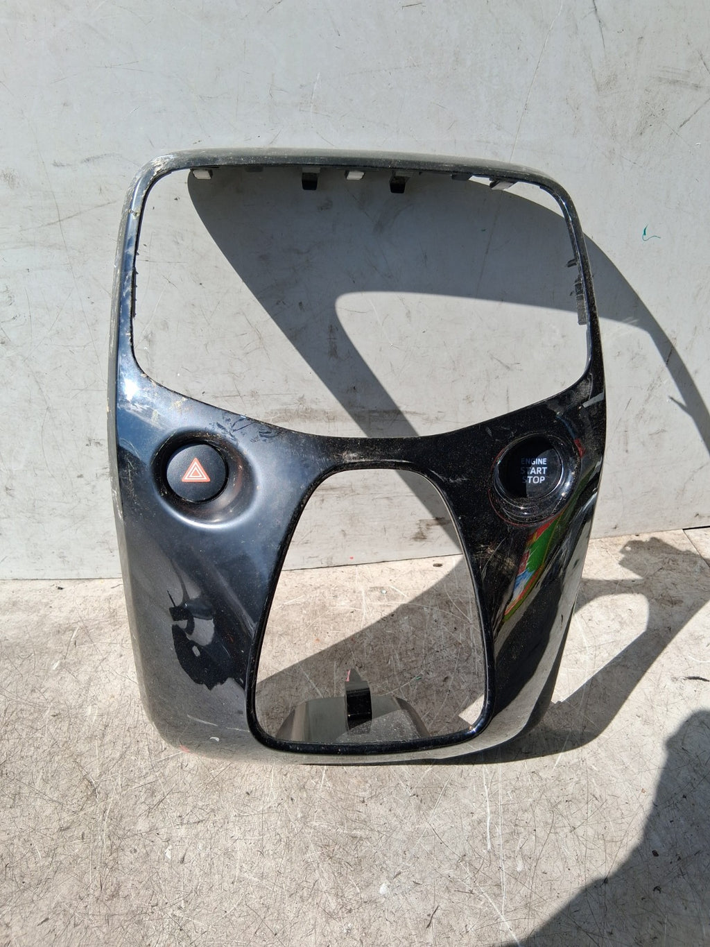 2019 PEUGEOT 108 CENTRE DASHBOARD DASH DISPLAY SWITCH SURROUND TRIM 554050H040