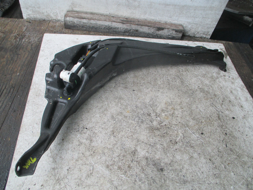 PEUGEOT 308 MK2 2018 FRONT WINDSCREEN WASHER WATER BOTTLE