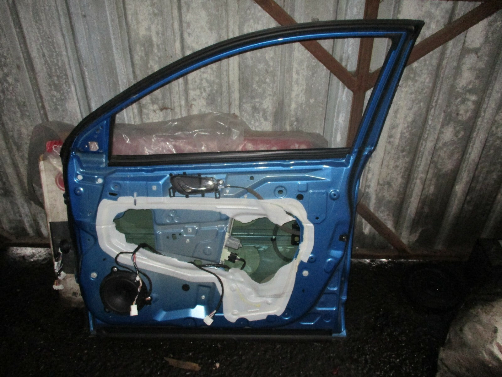 NISSAN QASHQAI J11 MK2 OSF DRIVER SIDE FRONT DOOR COMPLETE FAAJ11 DAMAGED