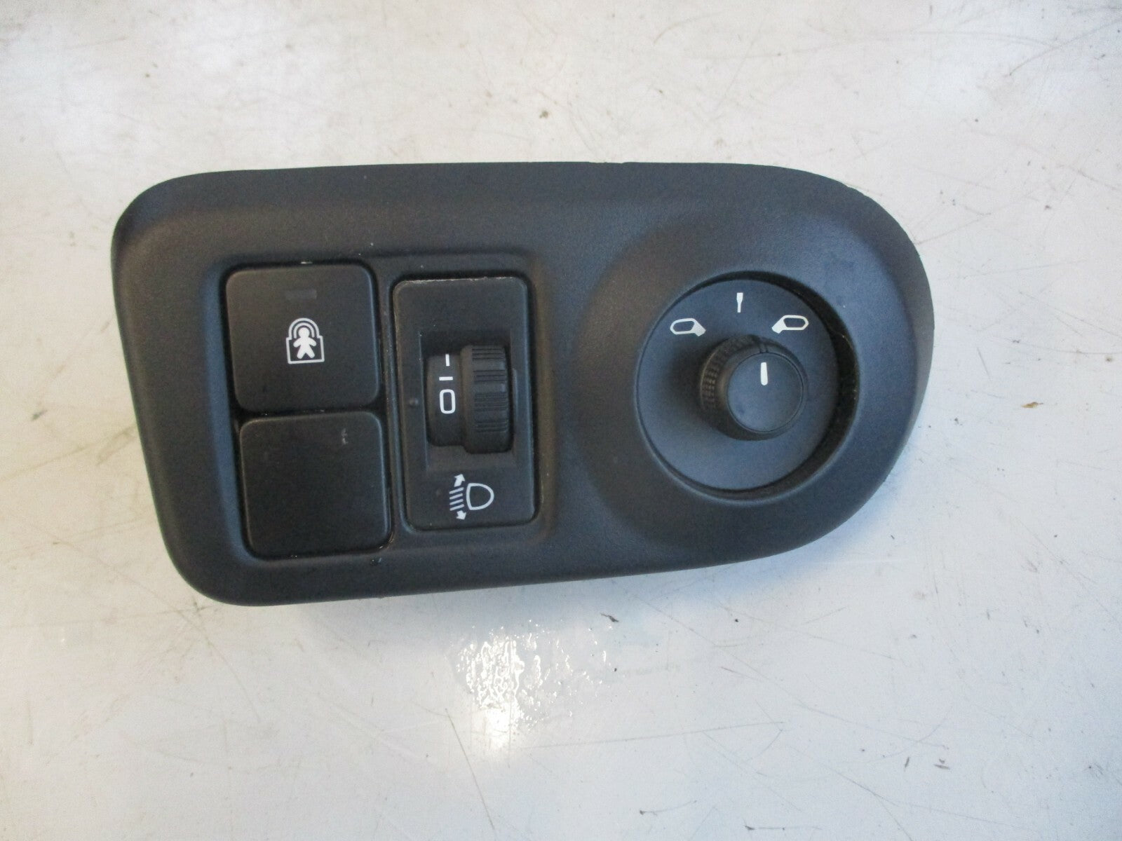 CITROEN C4 CACTUS 2016 HEADLIGHT & WING MIRROR CONTROL SWITCHES TRIM
