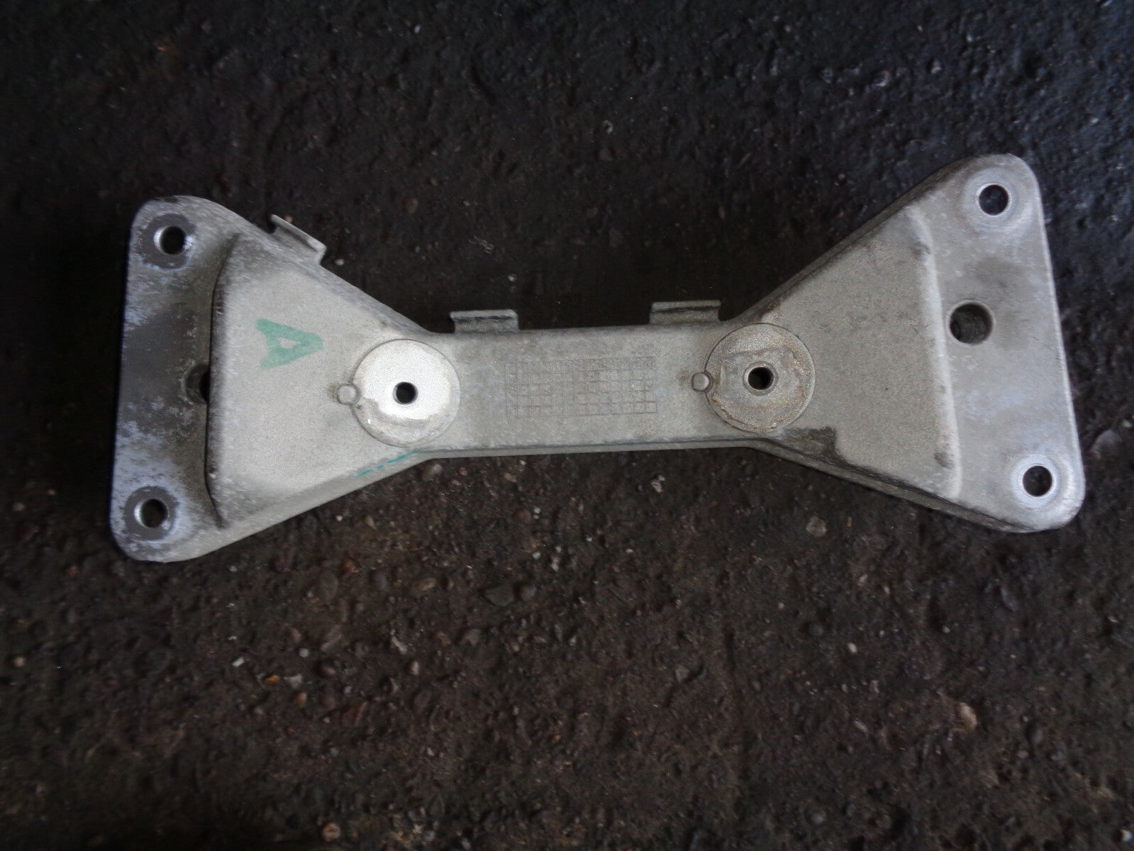 BMW 3 SERIES F30 GEARBOX SUPPORTING MOUNT BRACKET 6861402