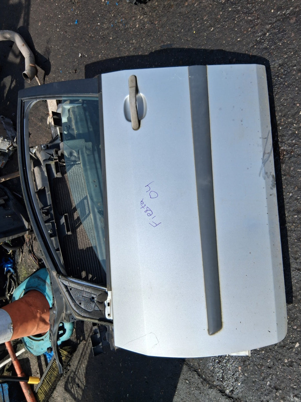 2006 FORD FIESTA MK6 NSF PASSENGER SIDE FRONT LEFT COMPLETE DOOR SILVER