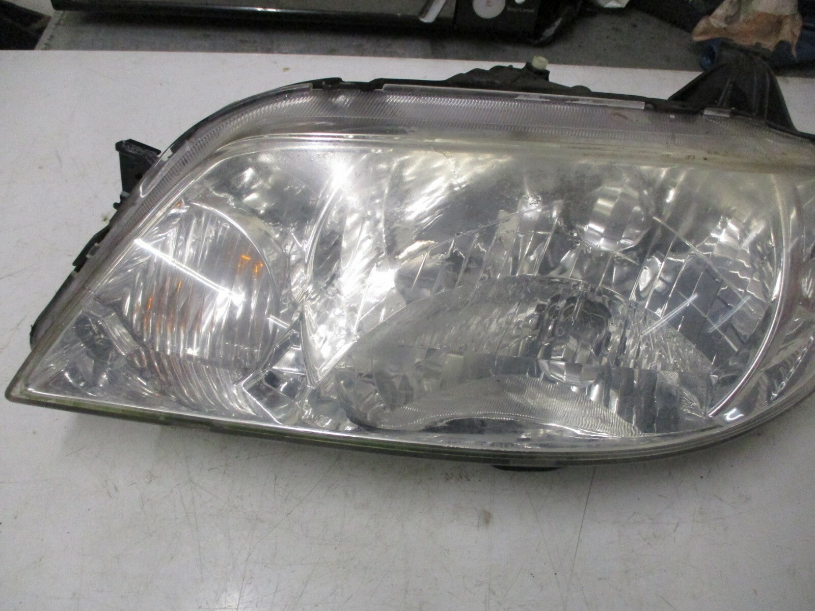 MAZDA 323 HATCHBACK 2001 NS PASSENGER FRONT LIGHT HEADLIGHT HEAD LAMP ASSEMBLY