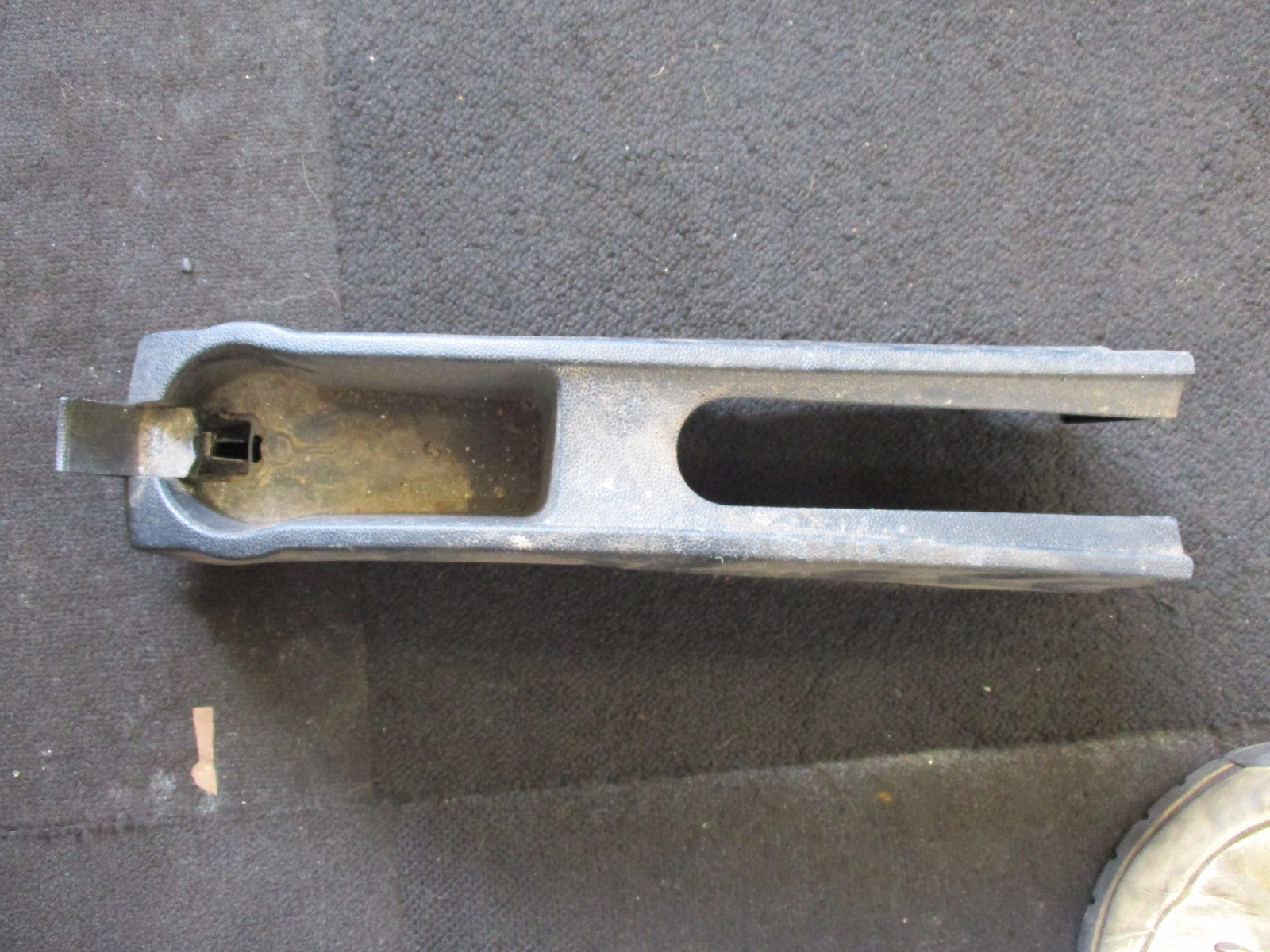FORD KA MK2 2015 CENTER CONSOLE HANDBRAKE SURROUND 735433909