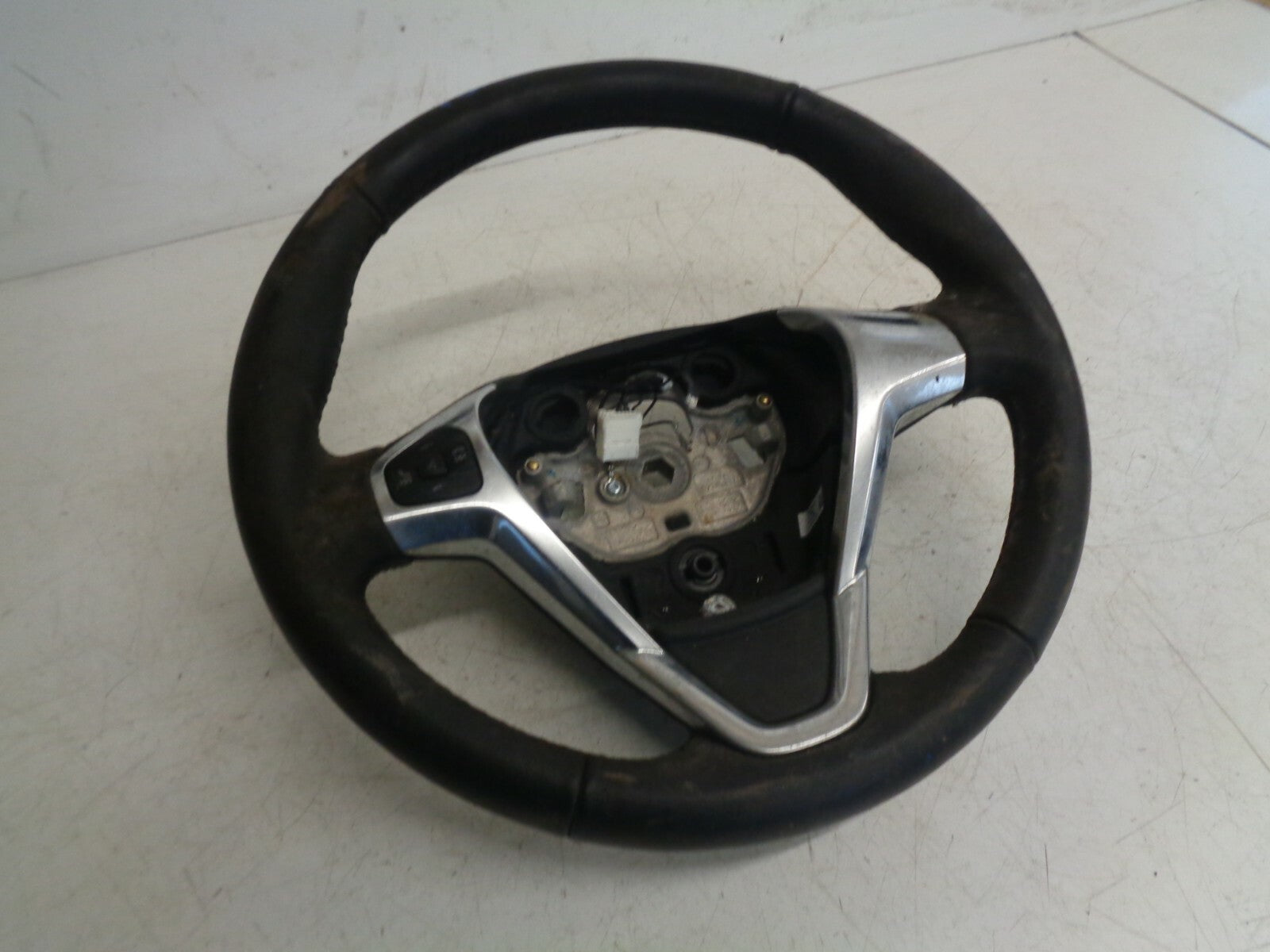 FORD FIESTA 2008-2017 3 SPOKE LEATHER STEERING WHEEL C1BB3600EA3ZHE