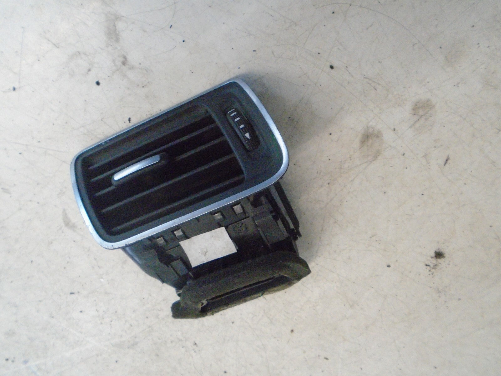 VOLKSWAGEN PASSAT 2014 B7 OSF FRONT DRIVER SIDE AIR VENT 3AC819701