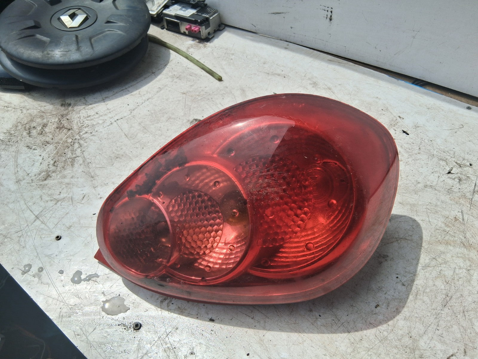 2008 TOYOTA AYGO MK1  NSR PASSENGER SIDE REAR TAIL LIGHT LAMP