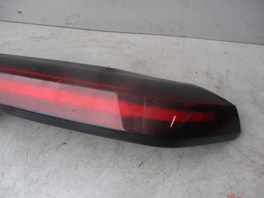 CITROEN C4 MK3 2020 OSR DRIVER SIDE REAR INNER TAILGATE REAR LIGHT 9831120580
