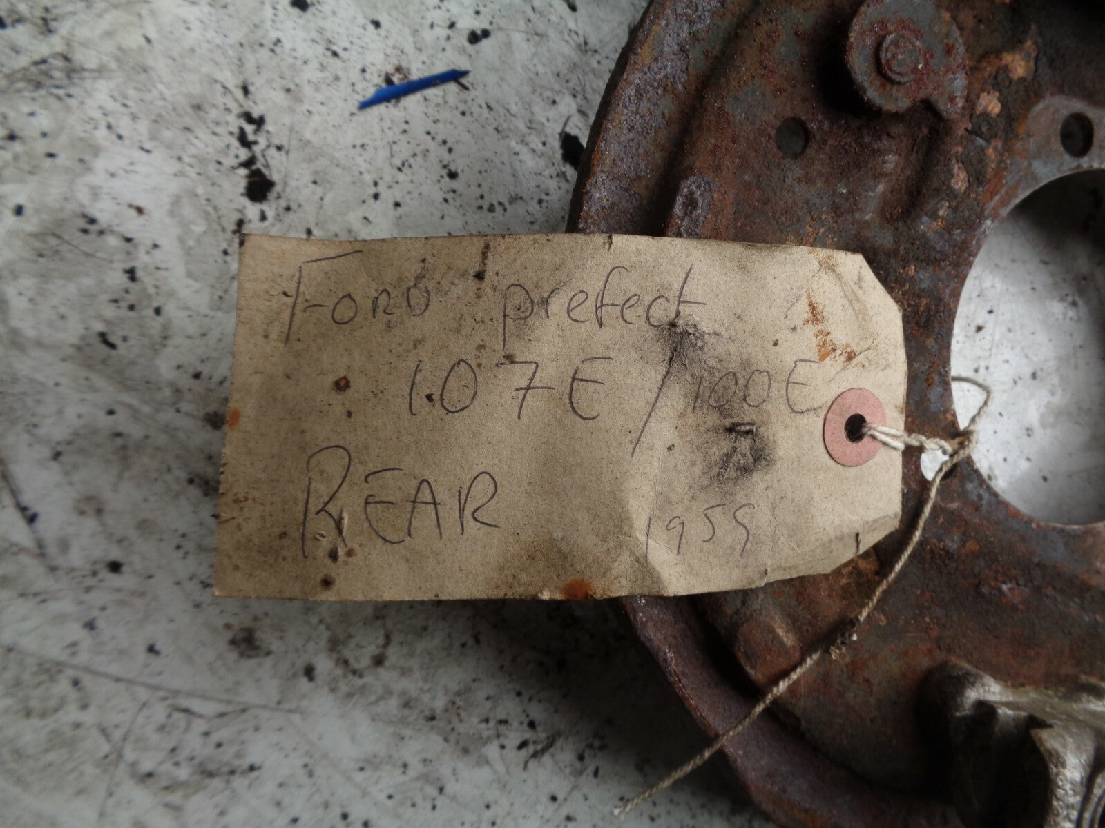 FORD PREFECT 107E 100E 1955 REAR BACK WHEEL HUB BRAKE DRUM MOUNTING PLATE