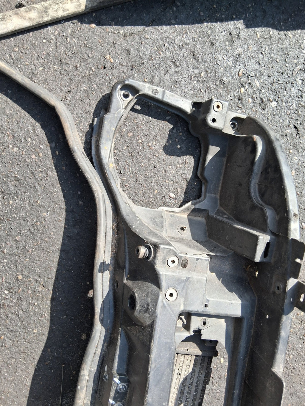 2013 VAUXHALL VIVARO 2.0 DIESEL INTERCOOLER RADIATOR FRONT SLAM PANEL 8200411160