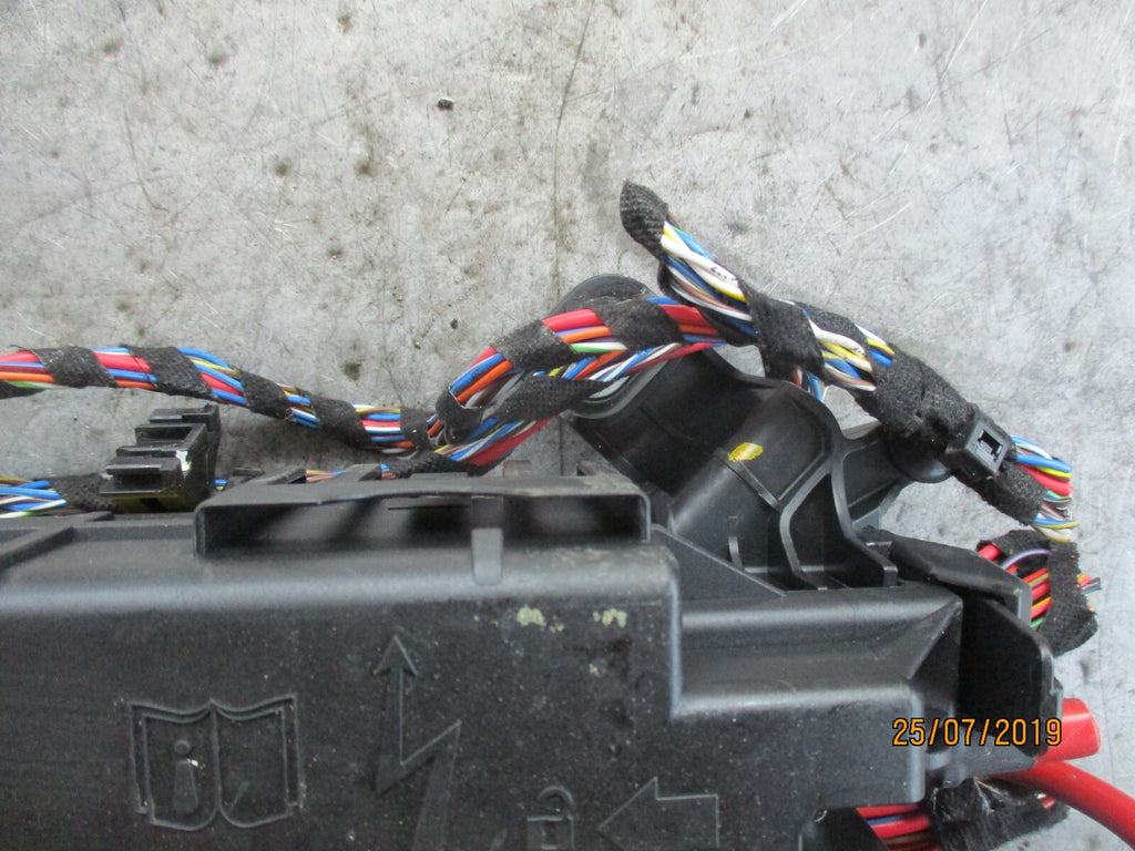 MERCEDES A CLASS W176 1.5 DIESEL FUSE BOX A2465400140