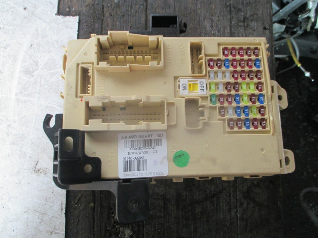 HYUNDAI I30 2017 FUSE MODULE 91950A6061