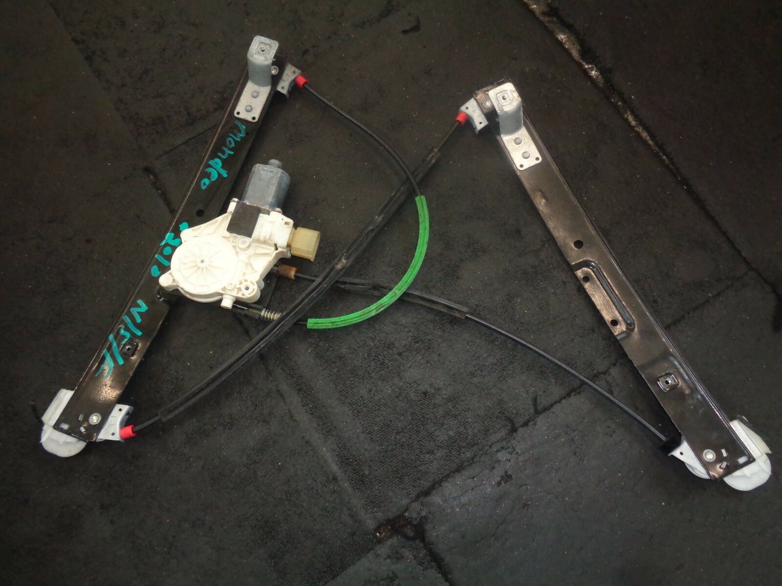 FORD MONDEO MK4 2010 NSF FRONT PASSENGER SIDE WINDOW MOTOR REGULATOR