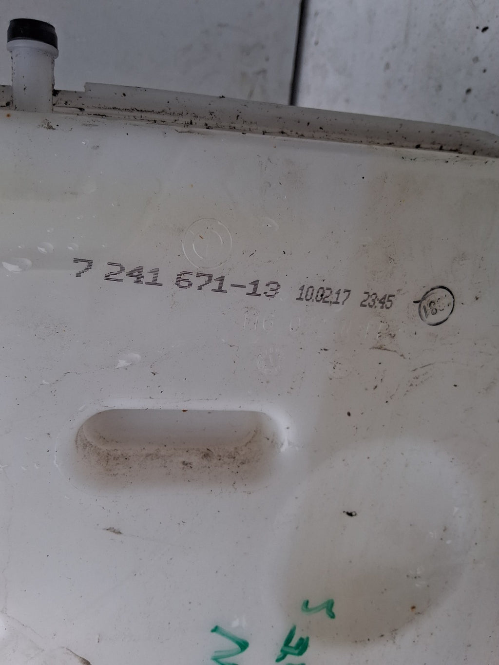 2017 BMW 3 SERIES 1l WINDSSCREEN WASHER BOTTLE 235576