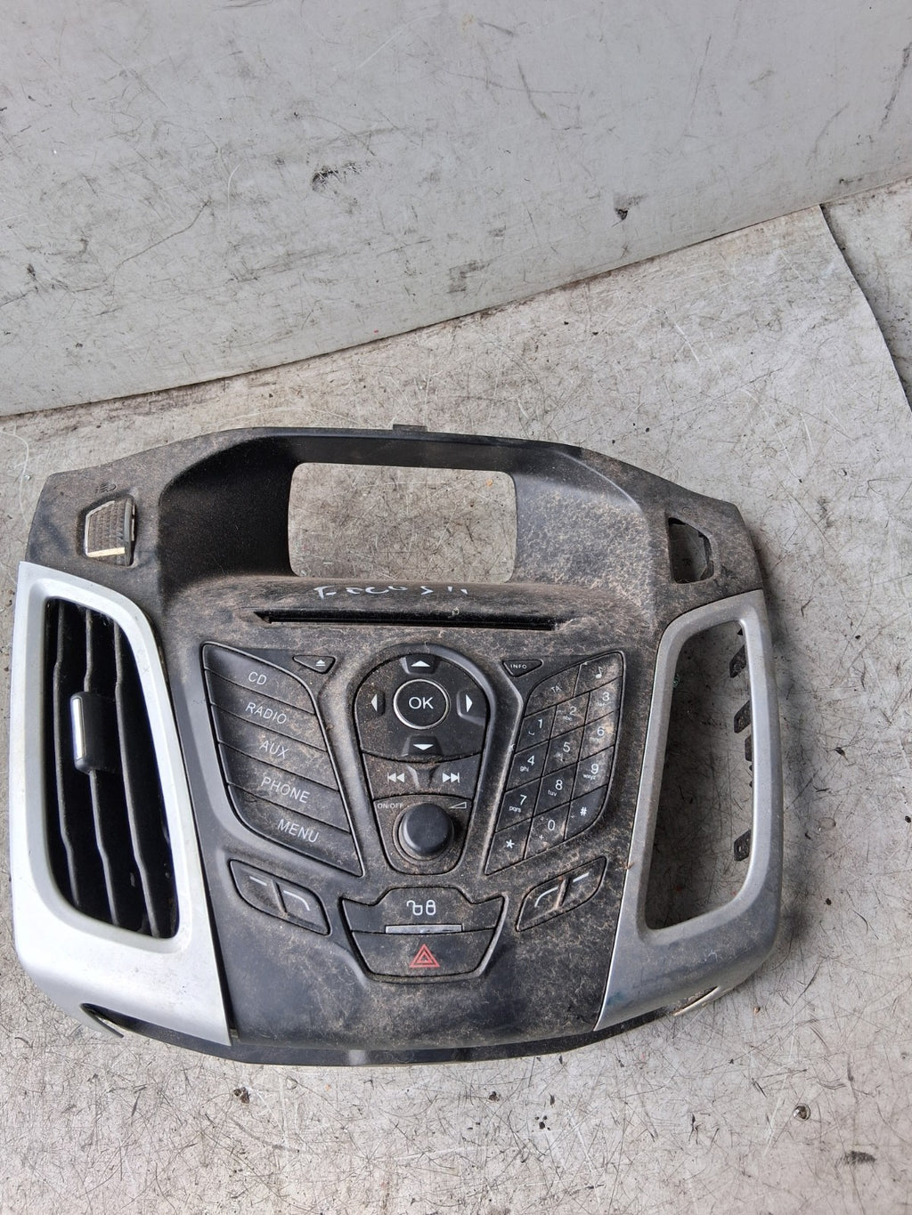 2011 FORD FOCUS CD AUDIO RADIO SYSTEM 100-5939E