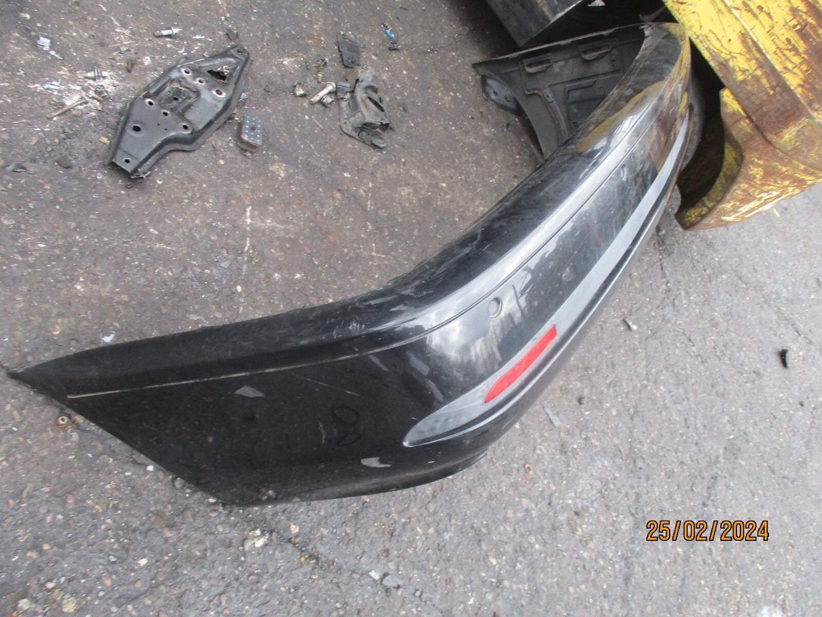2005 BMW 3 SERIES E46 LCI COUPE REAR BUMPER COMPLETE WITH PDC SENSORS BLACK 475