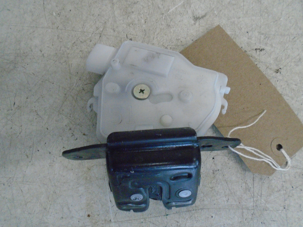 TOYOTA YARIS MK3 2019 REAR BOOTLID TAILGATE BOOT LOCK MECHANISM
