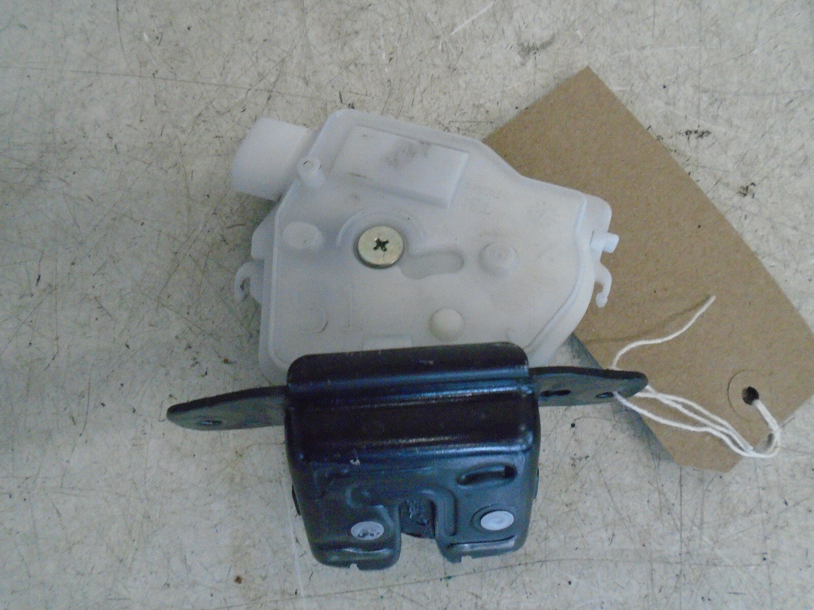 TOYOTA YARIS MK3 2019 REAR BOOTLID TAILGATE BOOT LOCK MECHANISM