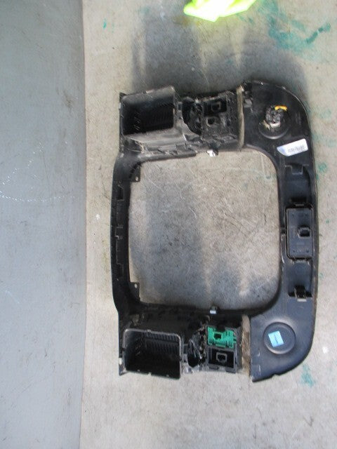 2015 RENAULT TRAFIC X82 MK2 DASHBOARD CENTRE PANEL SURROUND TRIM 682607479R