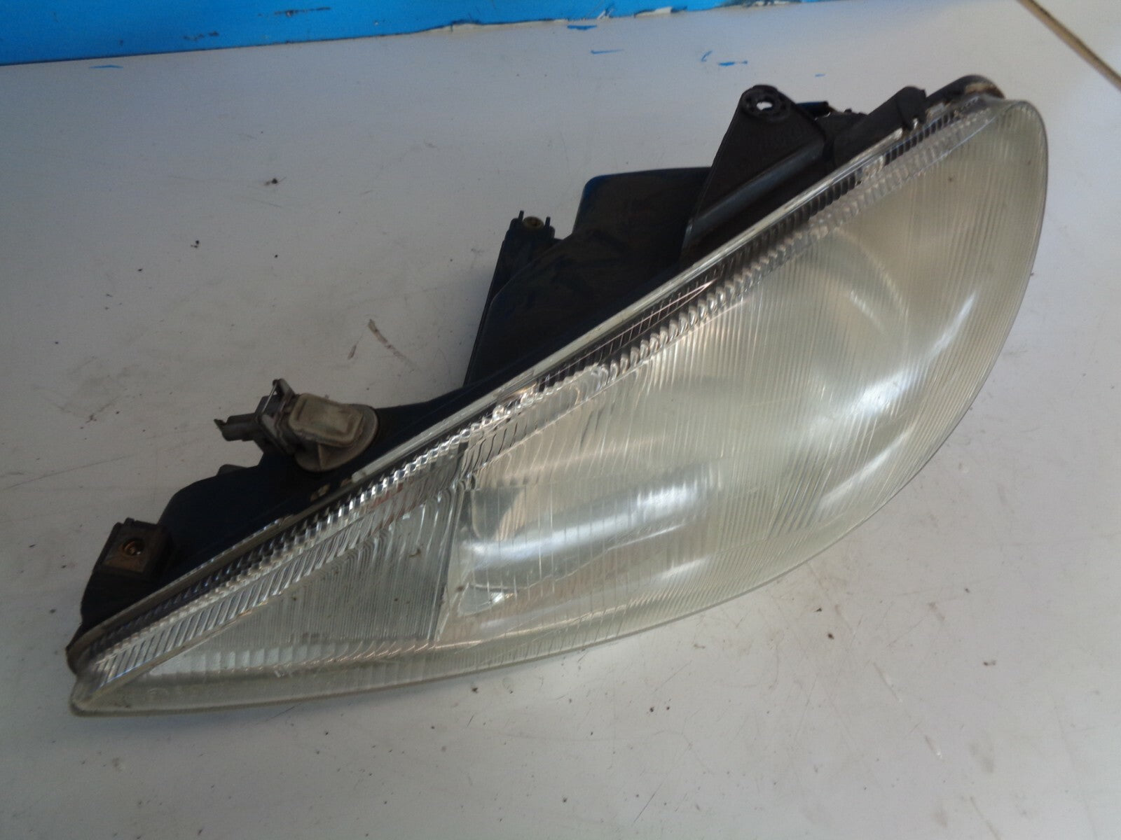 PEUGEOT 206 2002 NS PASSENGER SIDE HEADLIGHT HEADLAMP 9640559780