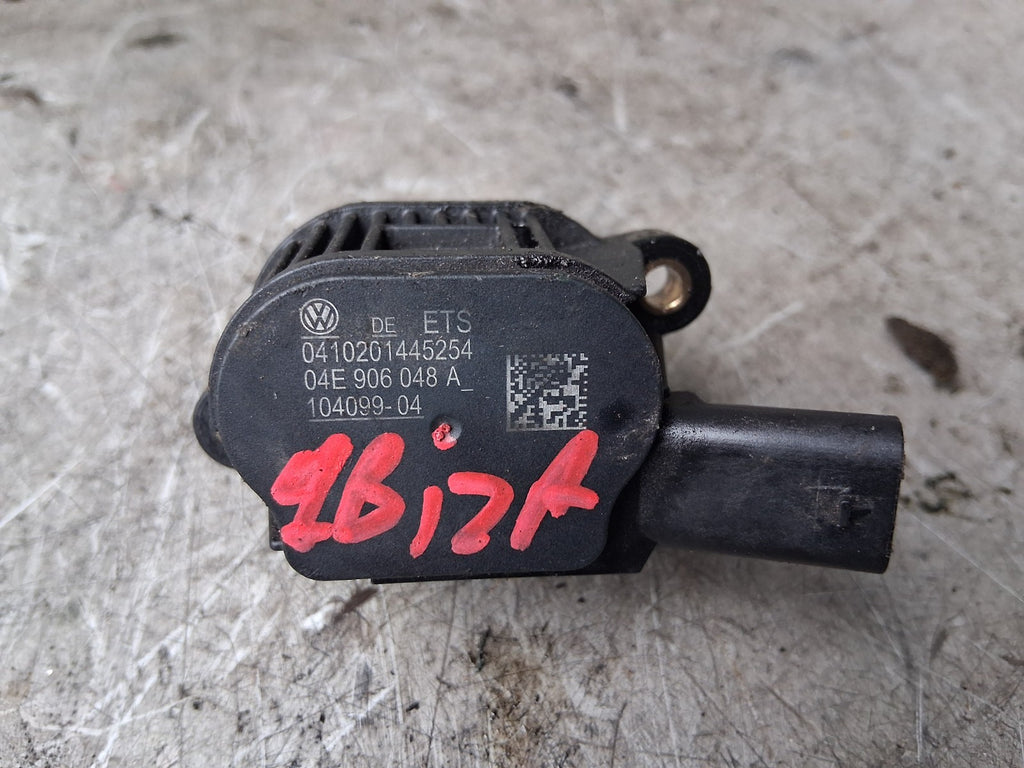 SEAT IBIZA MK5 2018 6F KJ CAMSHAFT SOLENOID VALVE 04E906048A