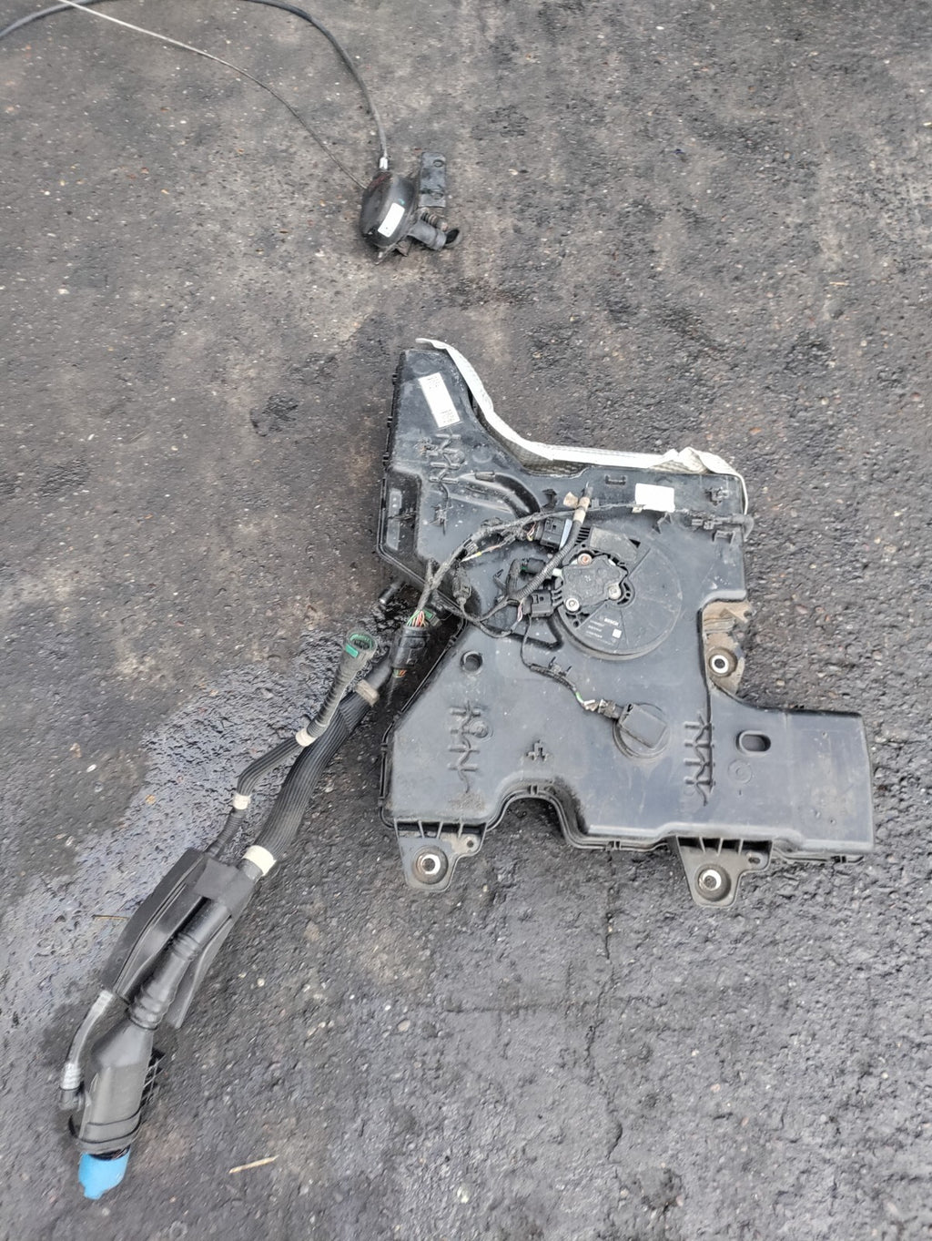 VOLKSWAGEN 2021 CRAFTER ADBLUE TANK WITH PUMP 2N0131877R