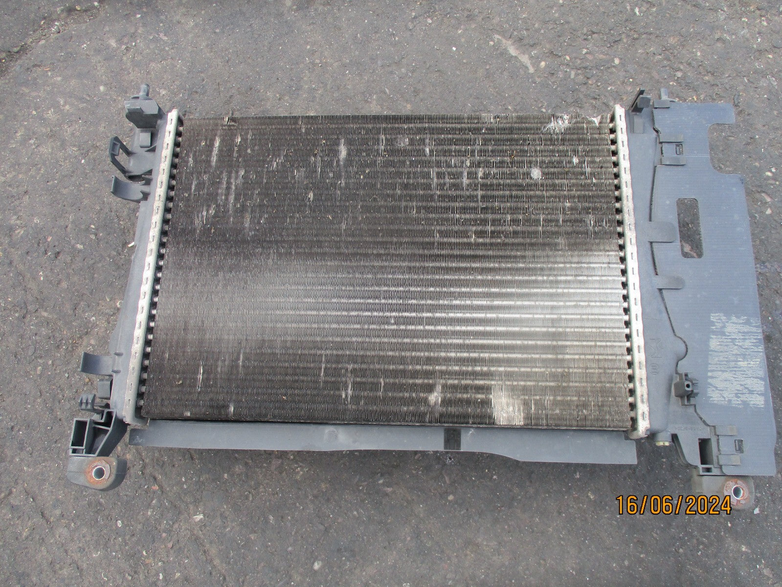 FIAT PUNTO 2010 1.4 PETROL RADIATOR RAD PACK 55700995 RP 09