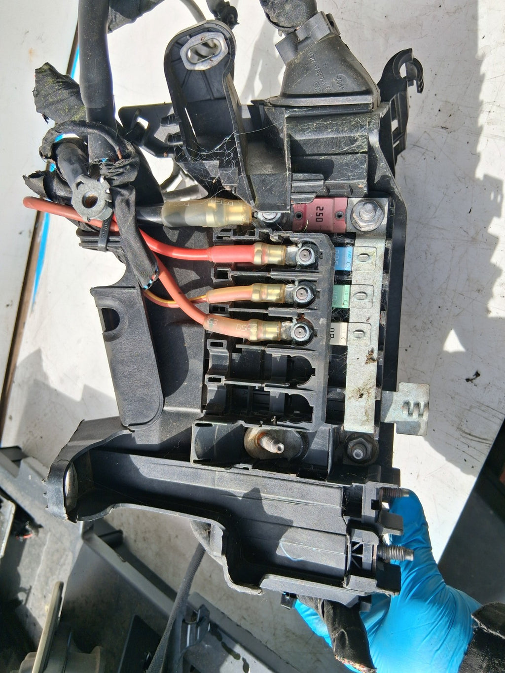 MERCEDES BENZ CLA 2016 C117 2.1 DIESEL RELAY FUSE BOX ASSEMBLY