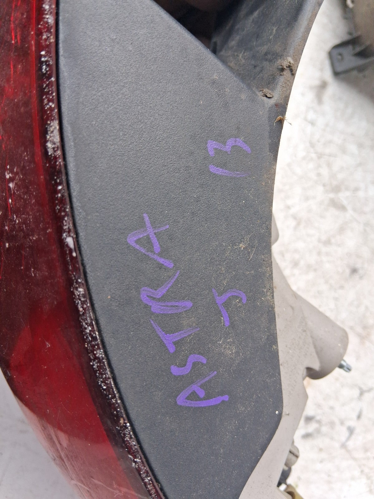2013 VAUXHALL ASTRA J ESTATE OSR DRIVER REAR RIGHT OUTER TAIL LIGHT 13282243