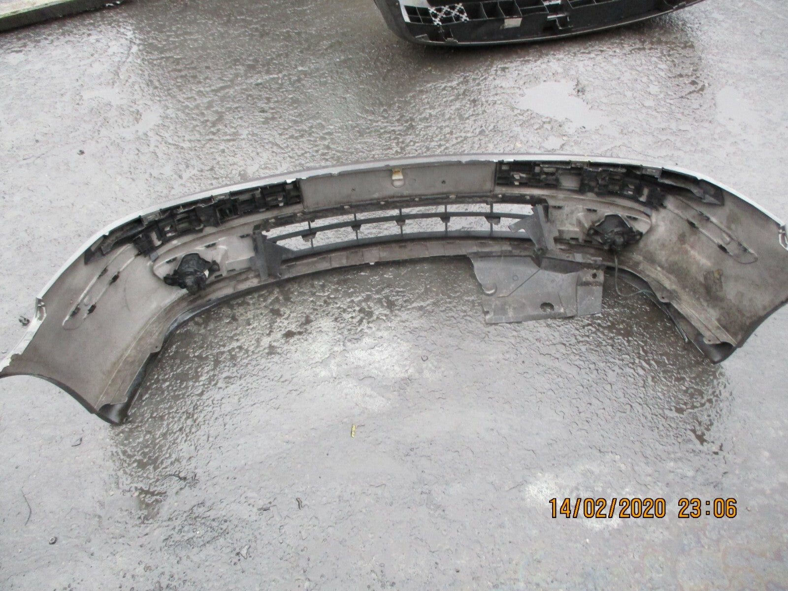 RENAULT LAGUNA MK2 PRE FACELIFT 2004 COMPLETE FRONT BUMPER GREY