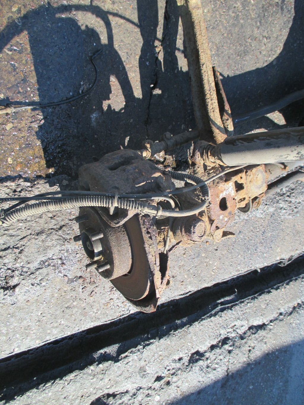LAND RANGE ROVER 1996 DT136 2.4 DIESEL 134BHP 256T FRONT DIFF AXLE HUB CALIPER