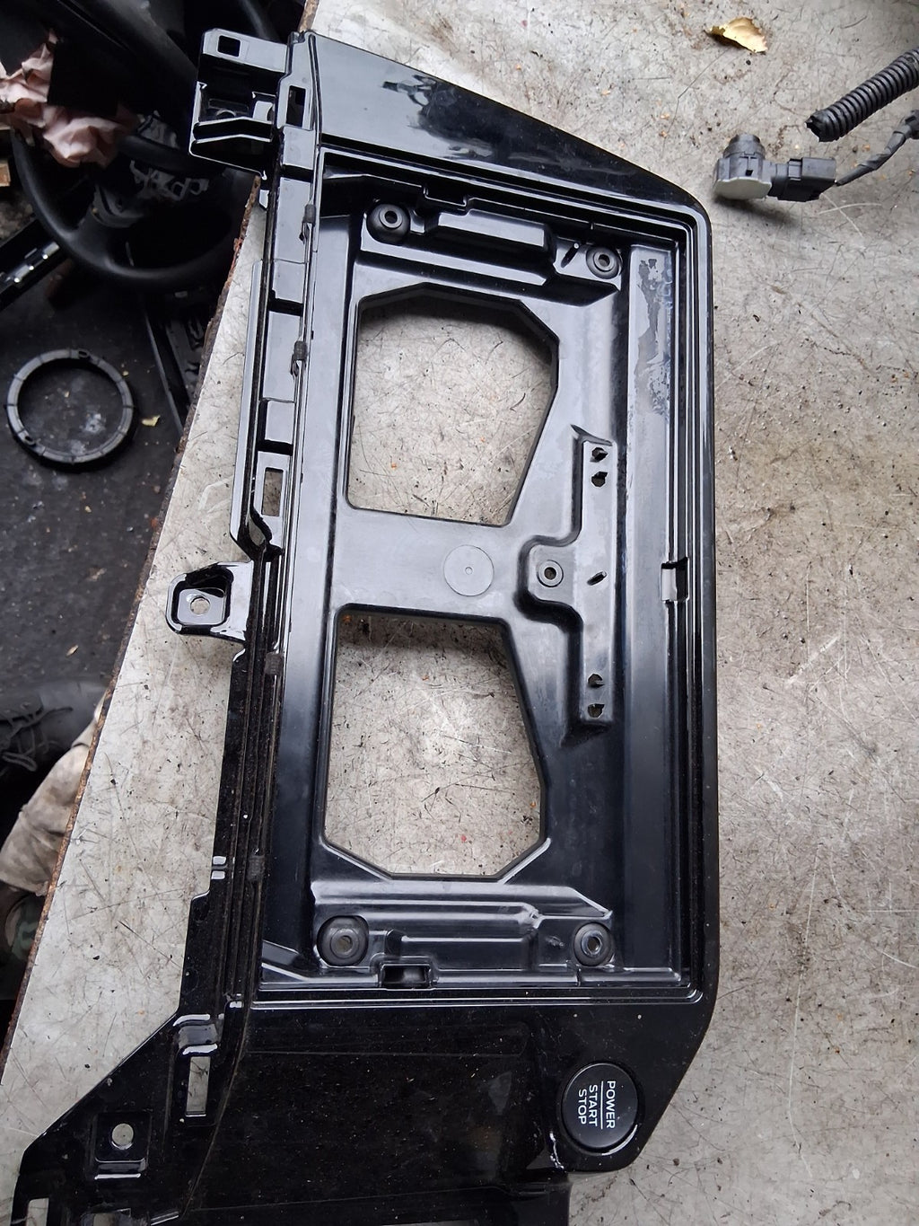 2024 FORD TRANSIT CUSTOM MK2 DISPLAY SCREEN TRIM METAL FRAME PZ3118B955DD3UAW